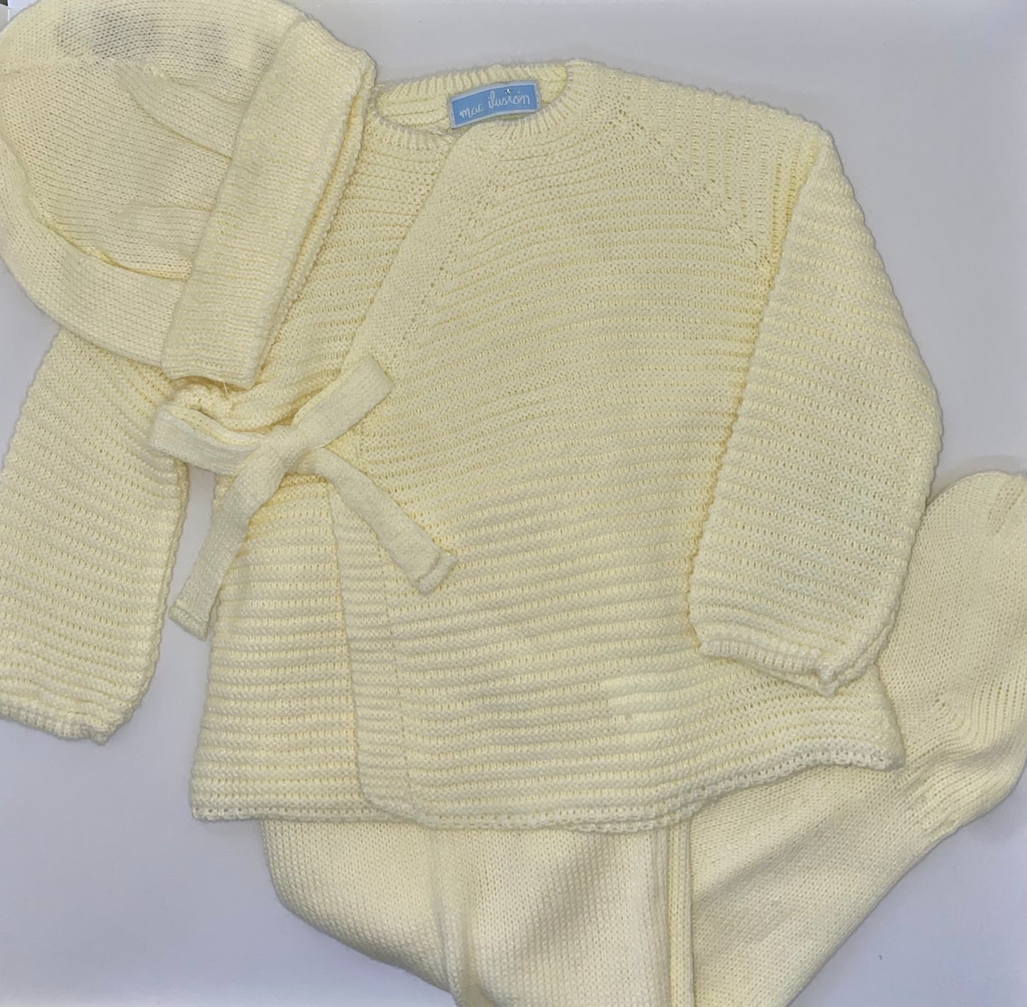 CONJUNTO DE PUNTO "HANSEL" COLOR AMARILLO.